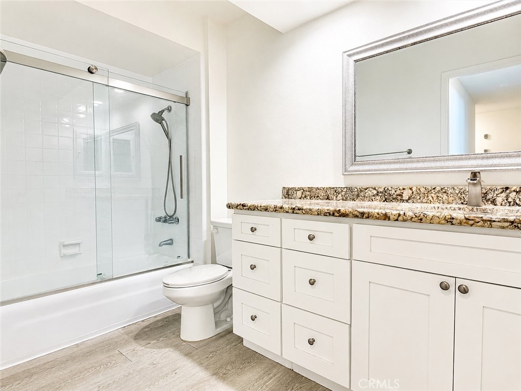 27943 Ridgebrook Court Rancho Palos Verdes, CA 90275 - Photo 27 of 42 Shared Bathroom Upstairs