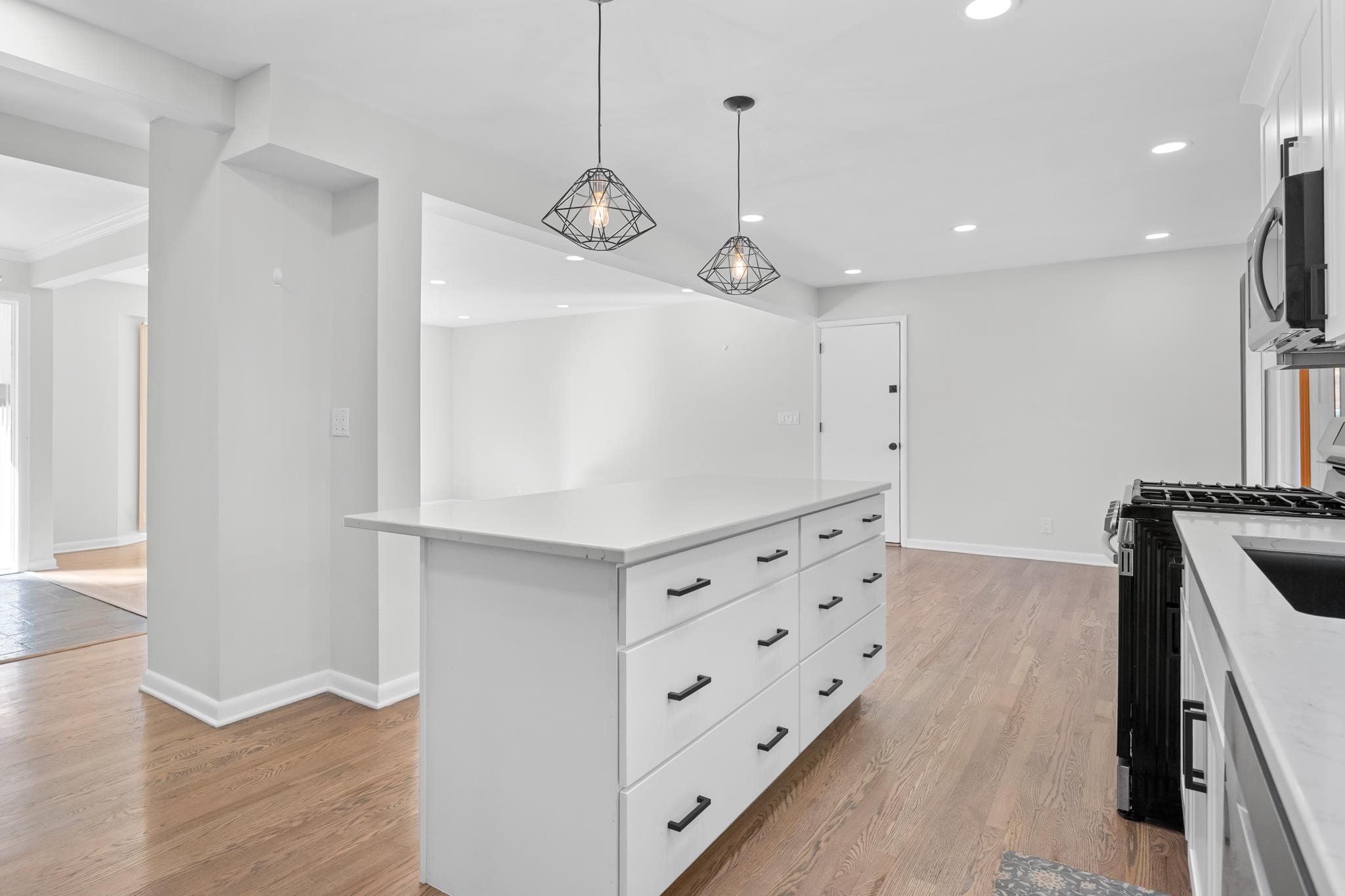 2516 Highcrest Road Rockford, IL 61107 - Photo 5 of 34