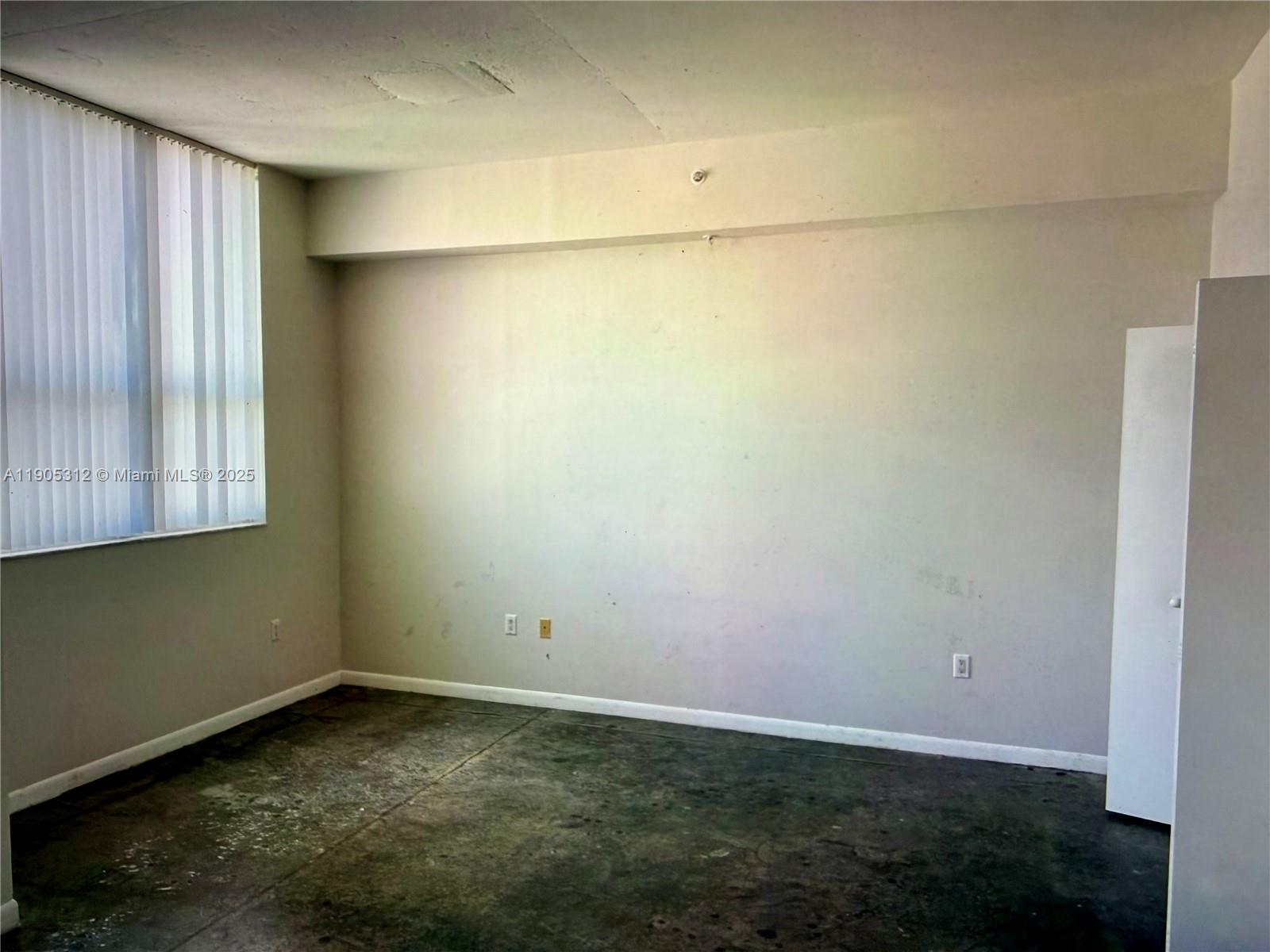 133 Northeast 2nd Avenue, Unit 2611 Miami, FL 33132 - Photo 10 of 15 a view of a room