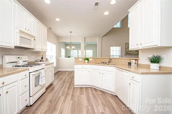 $679,900 | 1325 Linden Glen Drive, Matthews, NC 28104