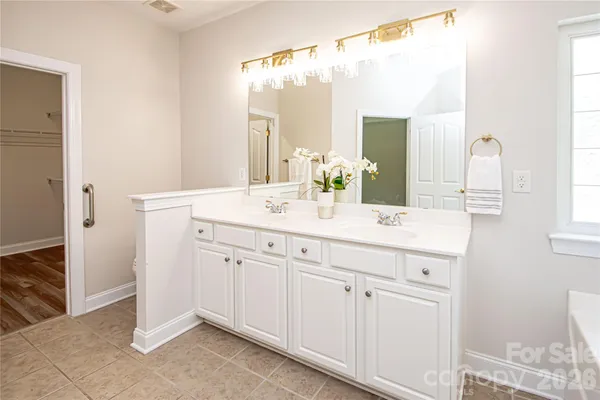 $679,900 | 1325 Linden Glen Drive, Matthews, NC 28104