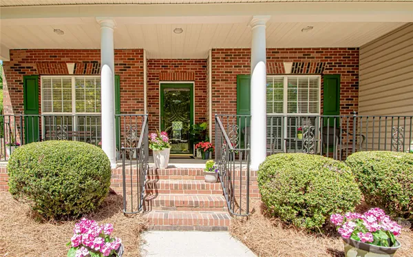$679,900 | 1325 Linden Glen Drive, Matthews, NC 28104