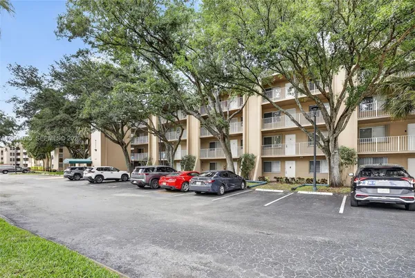 $249,000 | 9470 Tangerine Place, Unit 105, Davie, FL 33324