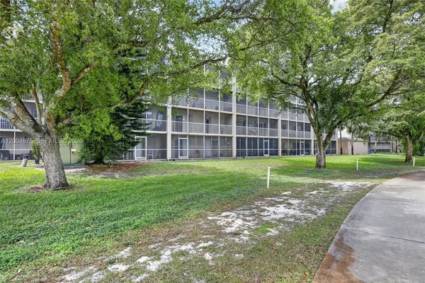 $249,000 | 9470 Tangerine Place, Unit 105, Davie, FL 33324