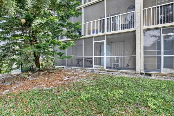 $249,000 | 9470 Tangerine Place, Unit 105, Davie, FL 33324