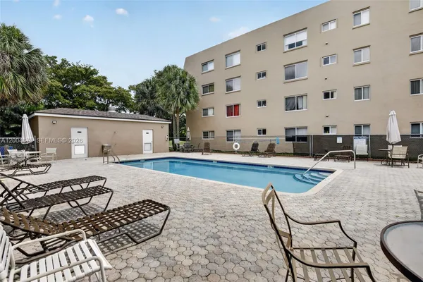 $249,000 | 9470 Tangerine Place, Unit 105, Davie, FL 33324