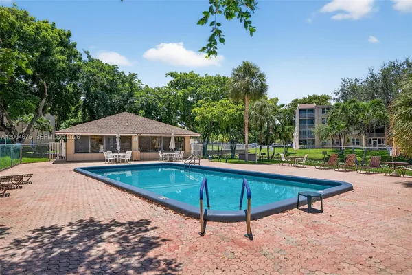 $249,000 | 9470 Tangerine Place, Unit 105, Davie, FL 33324