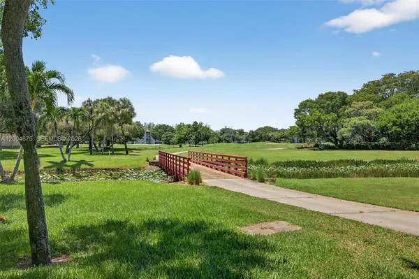 $249,000 | 9470 Tangerine Place, Unit 105, Davie, FL 33324