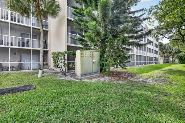 $249,000 | 9470 Tangerine Place, Unit 105, Davie, FL 33324