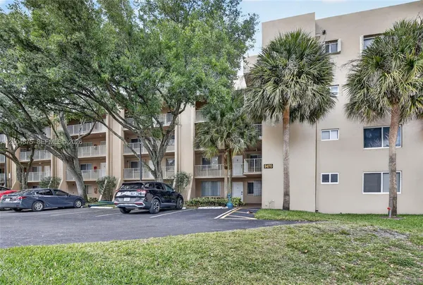 $249,000 | 9470 Tangerine Place, Unit 105, Davie, FL 33324
