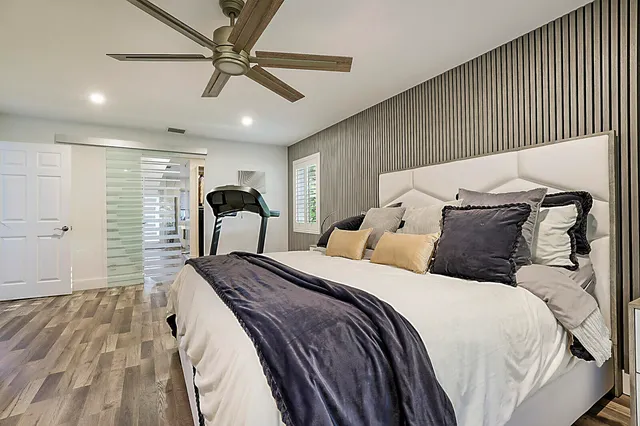 a view of an outdoor sitting area with furniture