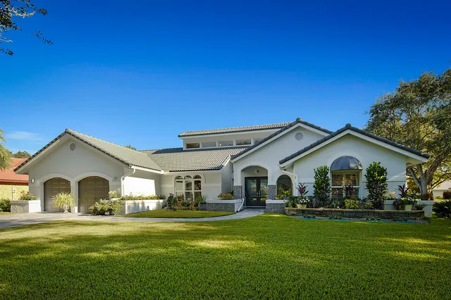 $1,665,000 | 2155 Rabbit Hollowe Circle, Delray Beach, FL 33445
