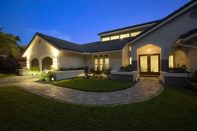 $1,665,000 | 2155 Rabbit Hollowe Circle, Delray Beach, FL 33445