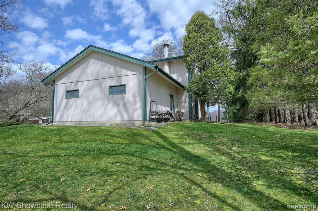 11329 Newman Road Brighton, MI 48114 - Photo 43 of 50