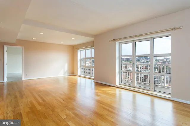 $2,950 | 250 President Street, Unit 609, Baltimore, MD 21202