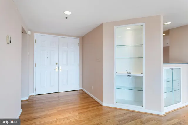 $2,950 | 250 President Street, Unit 609, Baltimore, MD 21202