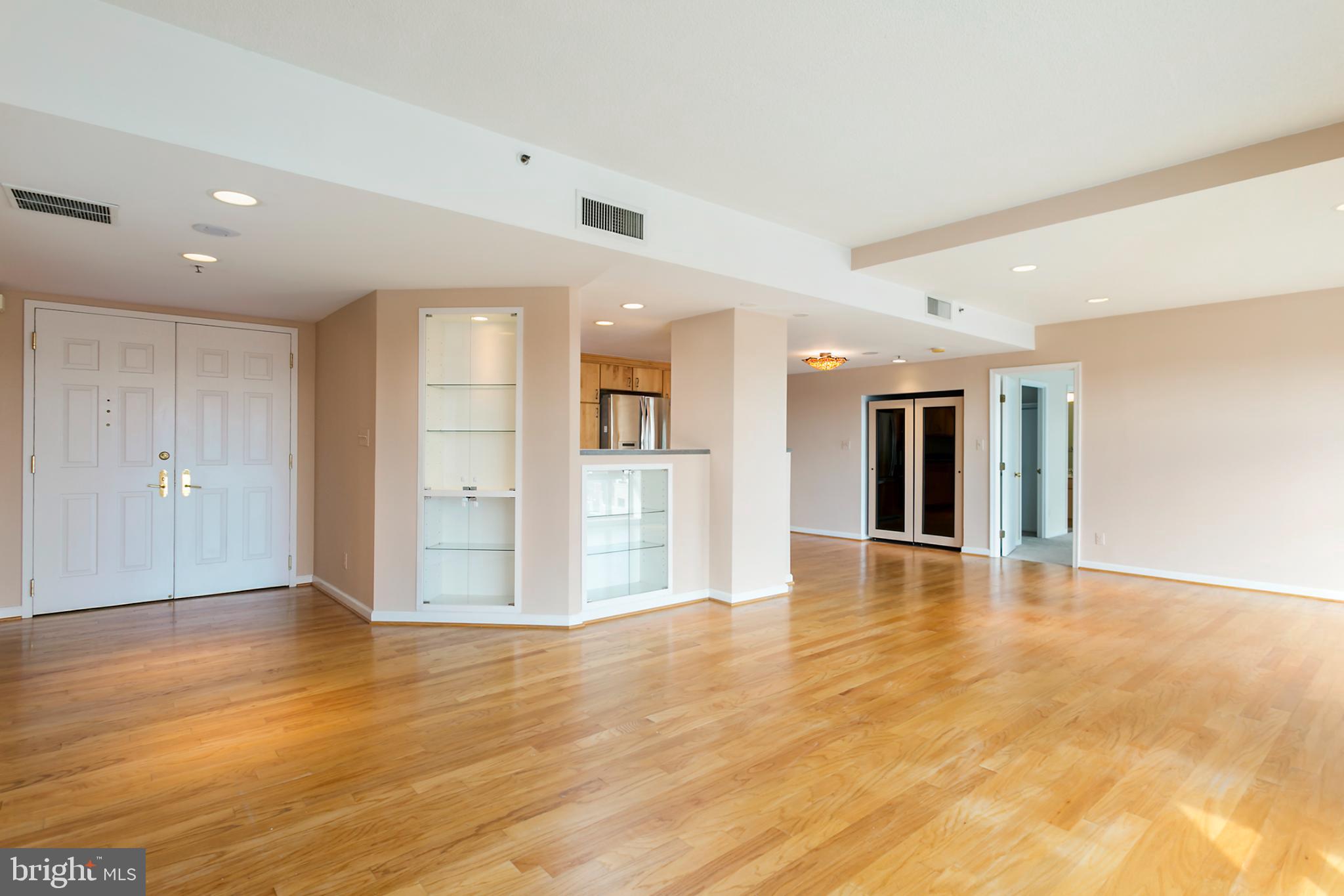 250 President Street, Unit 609 Baltimore, MD 21202 - Photo 28 of 28 Spacious, sunlit open floor plan awaits you.