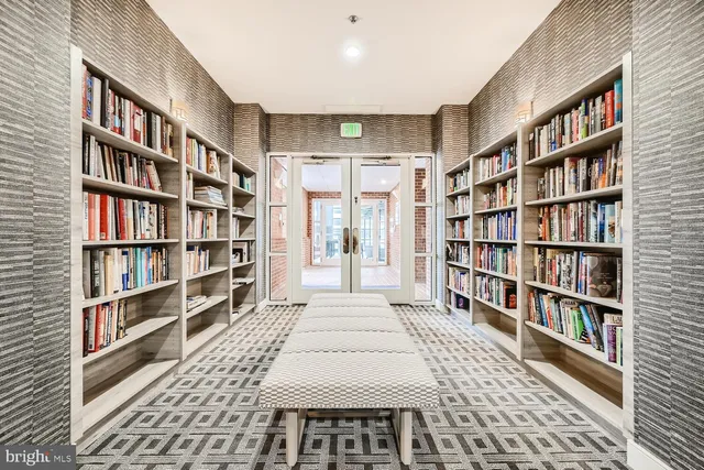 $2,950 | 250 President Street, Unit 609, Baltimore, MD 21202