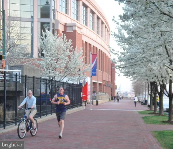 $2,950 | 250 President Street, Unit 609, Baltimore, MD 21202