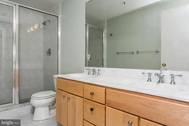 $2,950 | 250 President Street, Unit 609, Baltimore, MD 21202