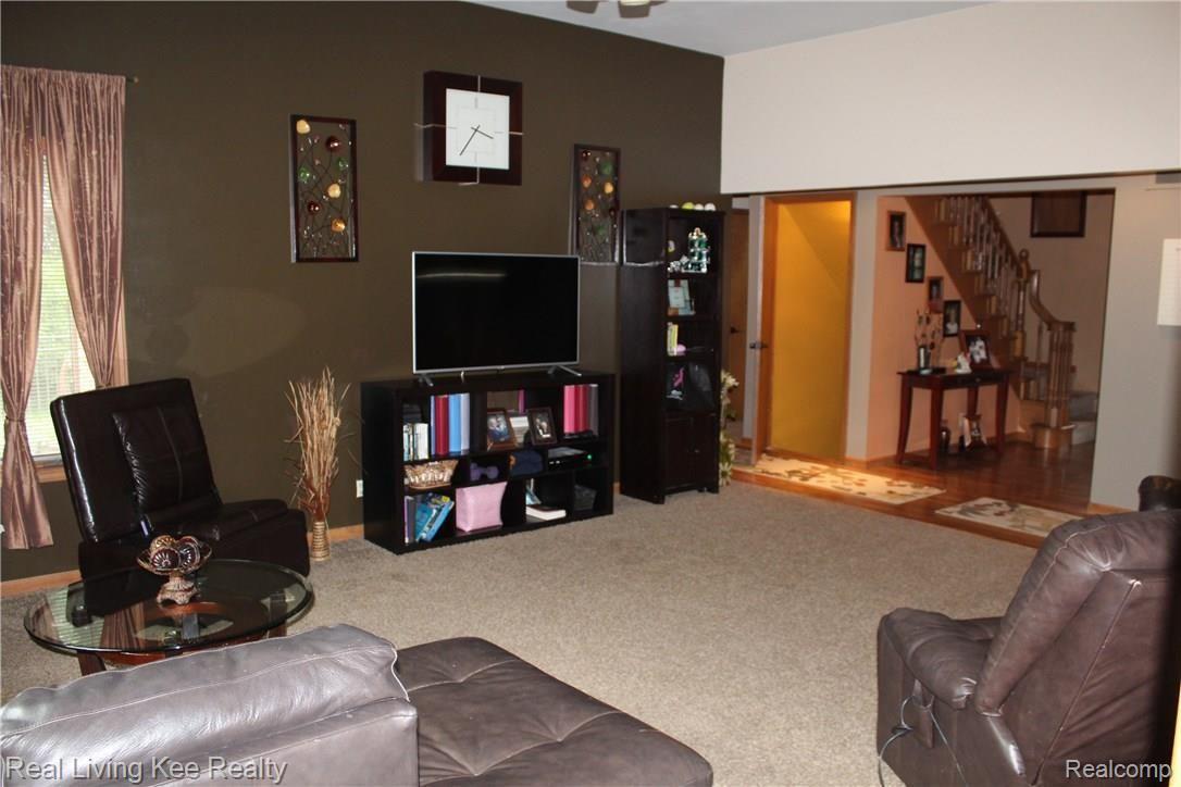 3380 Landview Drive Rochester, MI 48306 - Photo 10 of 38 IMG_2198.JPG