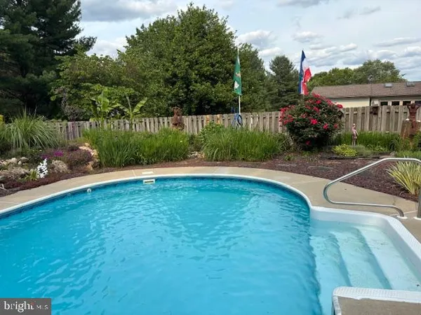 $547,000 | 1014 Shadowstone Drive, Lancaster, PA 17603