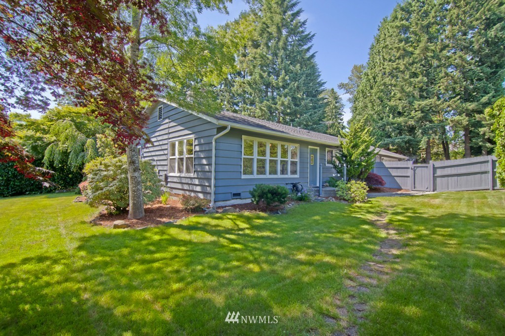 13615 156th Avenue Southeast Renton, WA 98059 - Photo 1 of 20