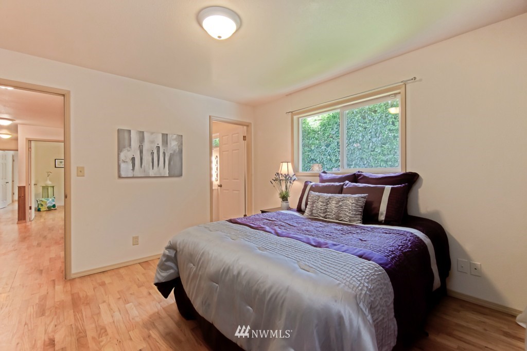 13615 156th Avenue Southeast Renton, WA 98059 - Photo 11 of 20