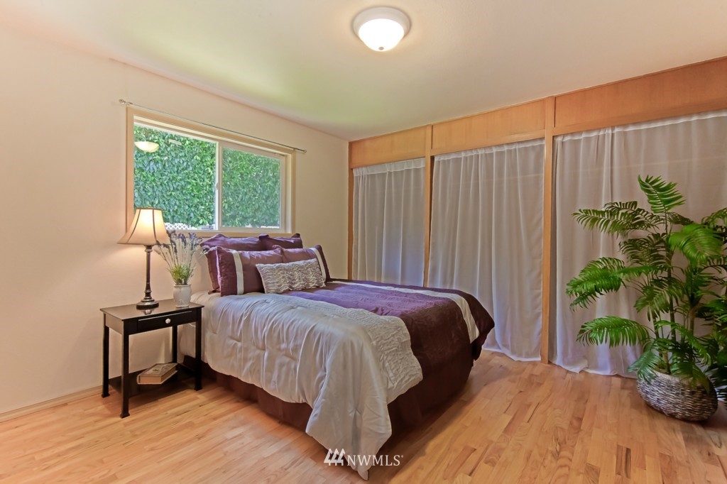 13615 156th Avenue Southeast Renton, WA 98059 - Photo 13 of 20