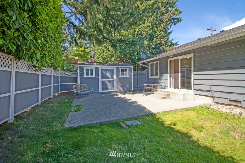 13615 156th Avenue Southeast Renton, WA 98059 - Photo 18 of 20