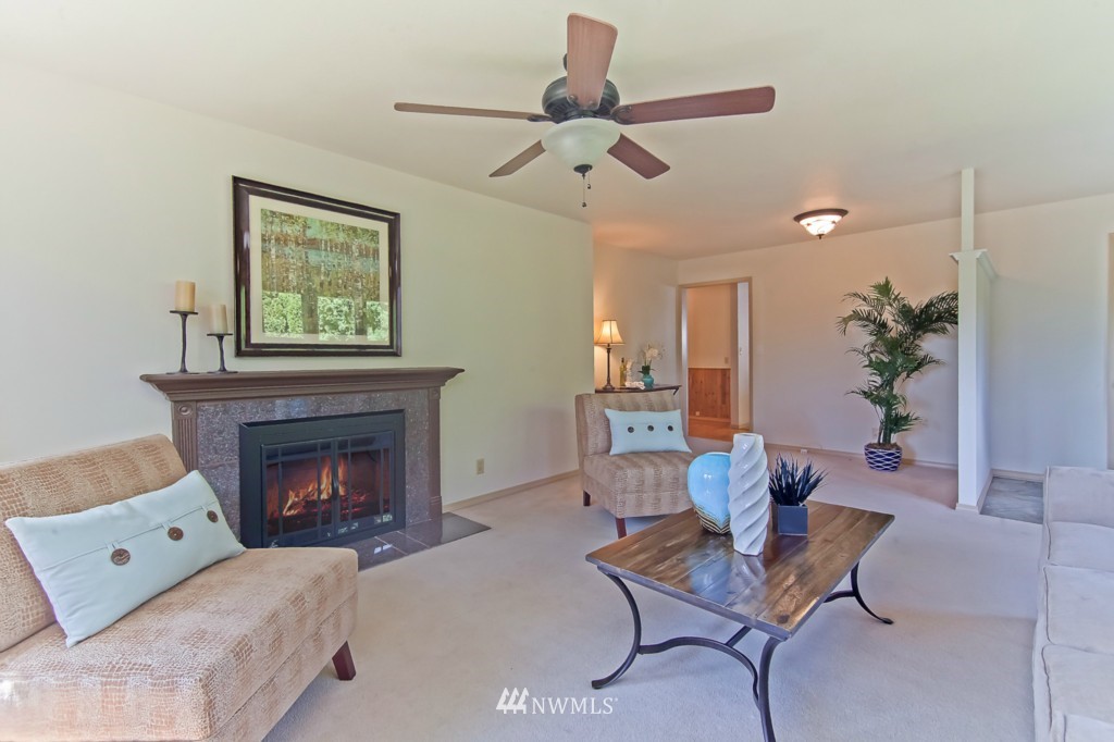 13615 156th Avenue Southeast Renton, WA 98059 - Photo 6 of 20