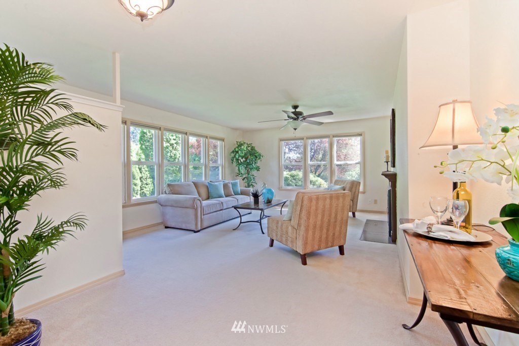 13615 156th Avenue Southeast Renton, WA 98059 - Photo 8 of 20