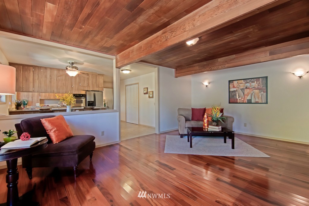 13615 156th Avenue Southeast Renton, WA 98059 - Photo 9 of 20