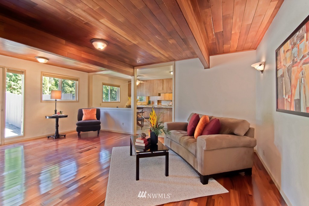 13615 156th Avenue Southeast Renton, WA 98059 - Photo 10 of 20