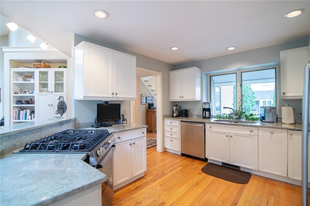 2 Oyster Point, Unit 2 Warren, RI 02885 - Photo 10 of 20 Gallery Image 10