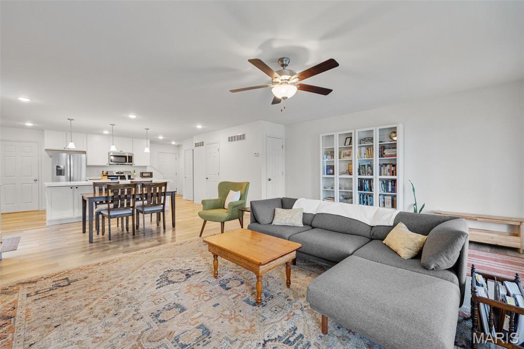 196 Tiber Way St. Charles, MO 63301 - Photo 7 of 38