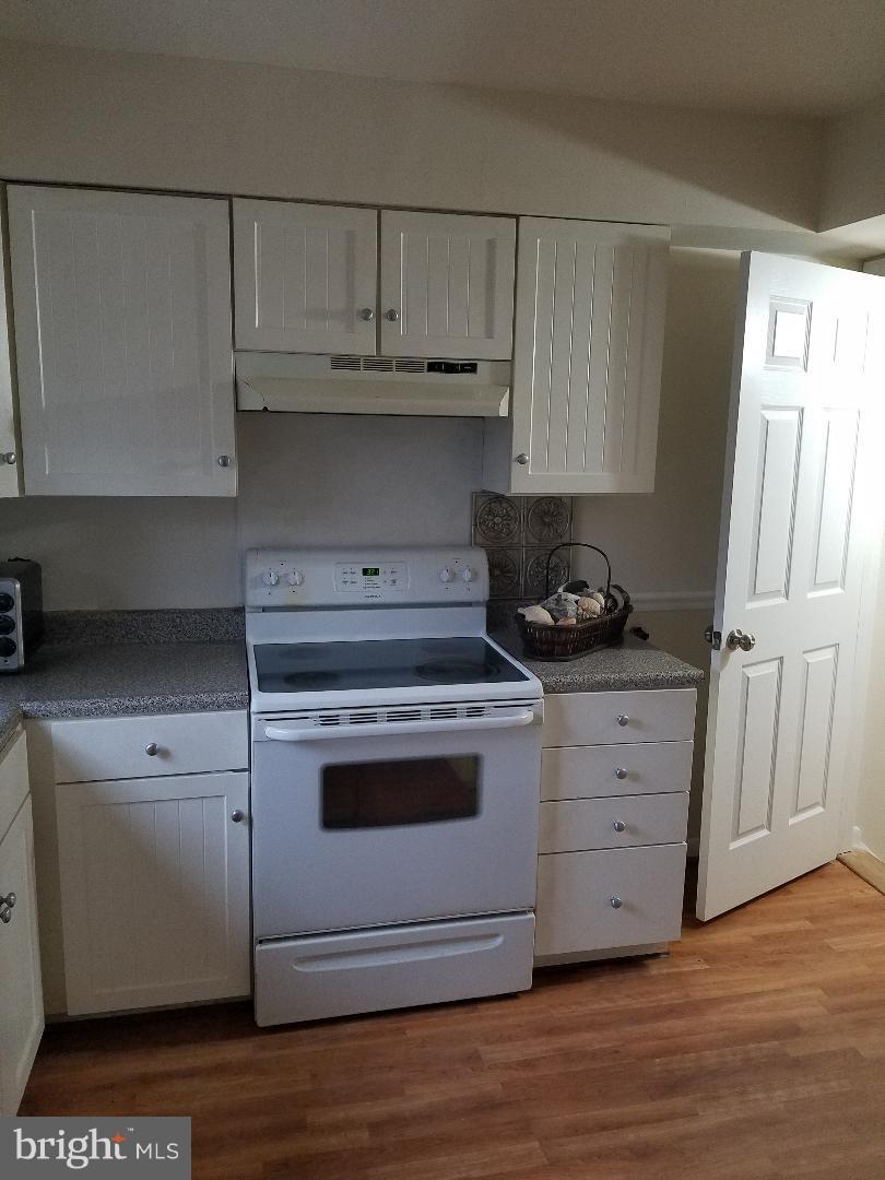 2481 Pyrenees Court Reston, VA 20191 - Photo 5 of 26 Kitchen