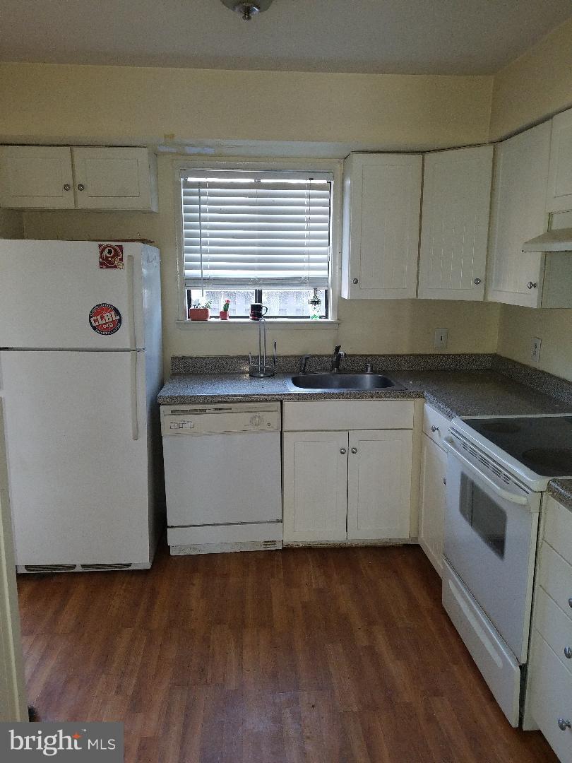 2481 Pyrenees Court Reston, VA 20191 - Photo 6 of 26 Kitchen