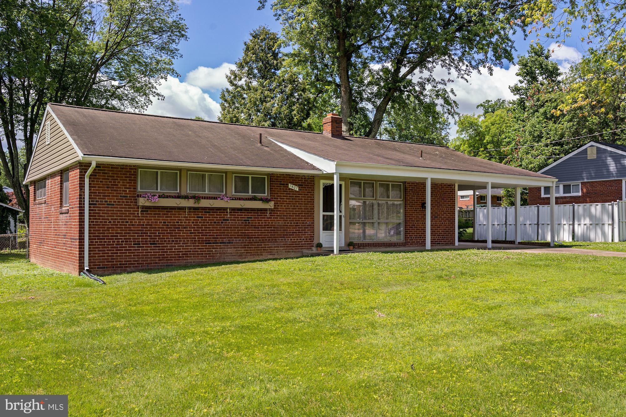 7407 Gresham Street Springfield, VA 22151 - Photo 3 of 17