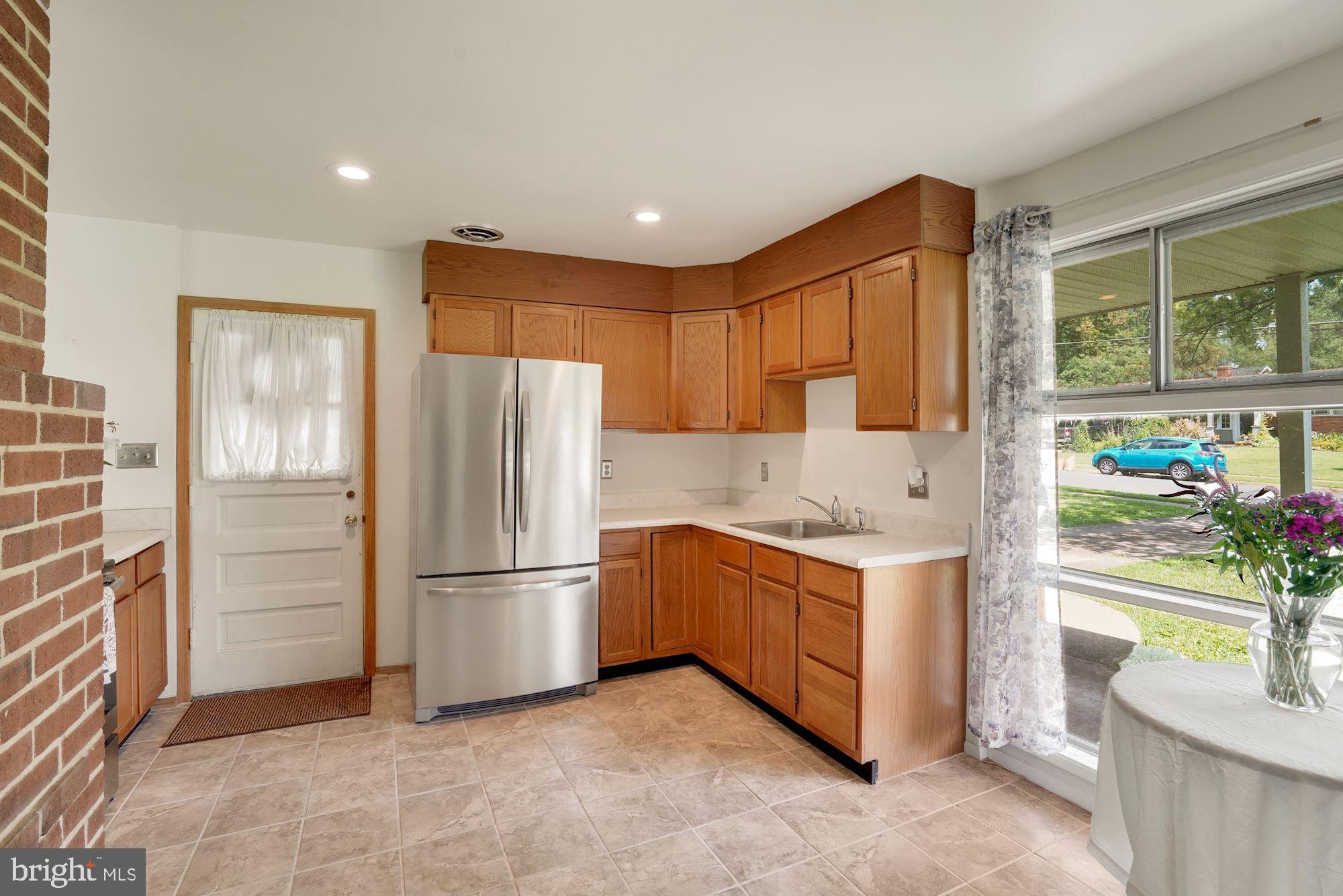 7407 Gresham Street Springfield, VA 22151 - Photo 6 of 17