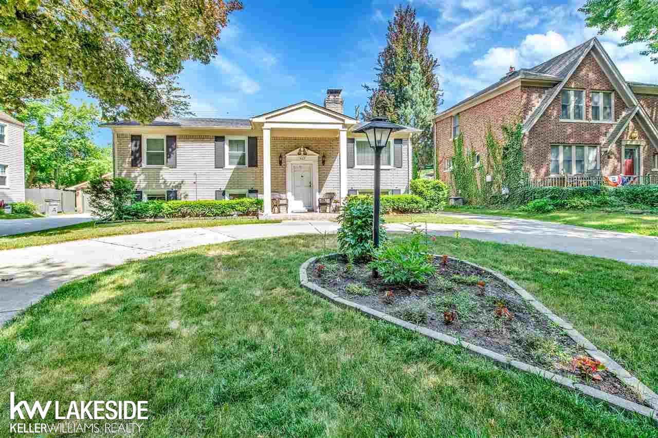 303 Riverside Drive Clinton Township, MI 48036 - Photo 4 of 26 50081845-3.JPG