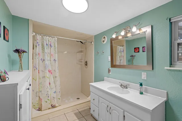 $425,000 | 548 Creekside Estates, Onalaska, TX 77360