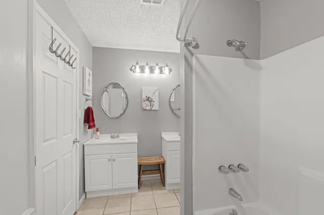 $425,000 | 548 Creekside Estates, Onalaska, TX 77360