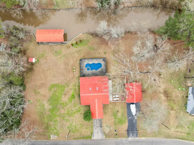 $425,000 | 548 Creekside Estates, Onalaska, TX 77360