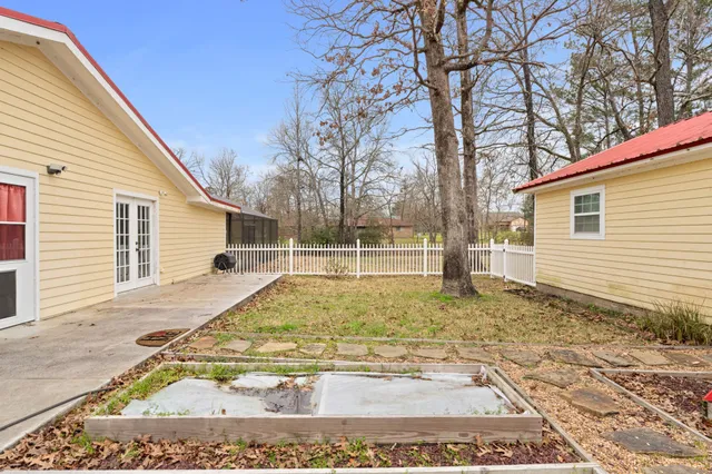 $425,000 | 548 Creekside Estates, Onalaska, TX 77360