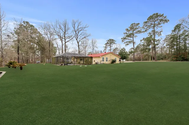 $425,000 | 548 Creekside Estates, Onalaska, TX 77360