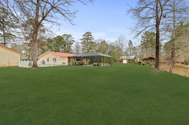$425,000 | 548 Creekside Estates, Onalaska, TX 77360