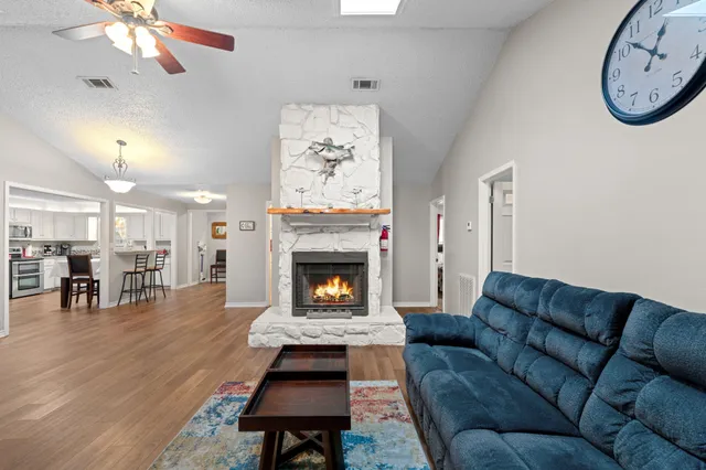 $425,000 | 548 Creekside Estates, Onalaska, TX 77360