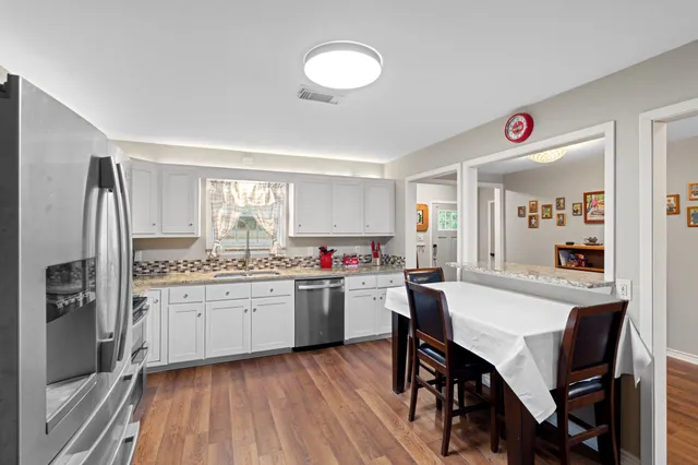 $425,000 | 548 Creekside Estates, Onalaska, TX 77360