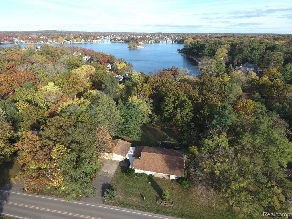 501 Pine Tree Road Lake Orion, MI 48362 - Photo 16 of 19 076.jpg